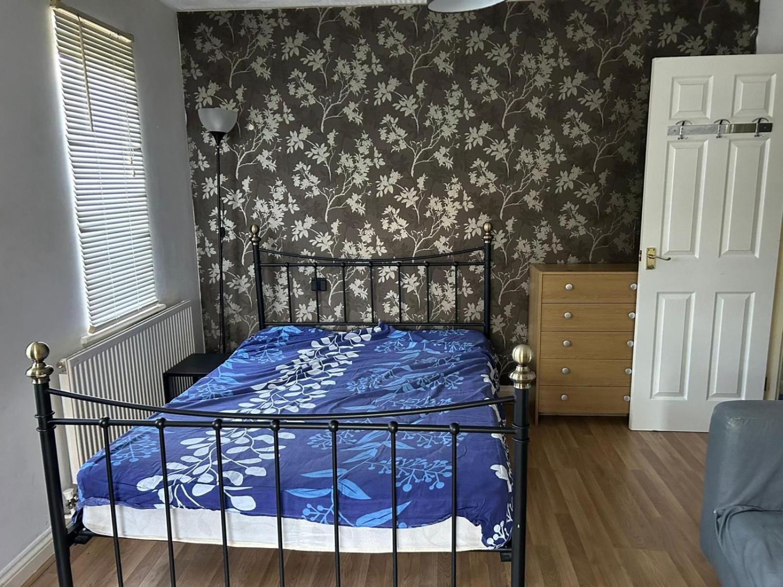 City Guesthouse Central Milton Keynes Mk13 Zewnętrze zdjęcie